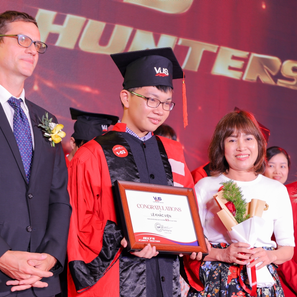 LÊ KHẮC VIỆN