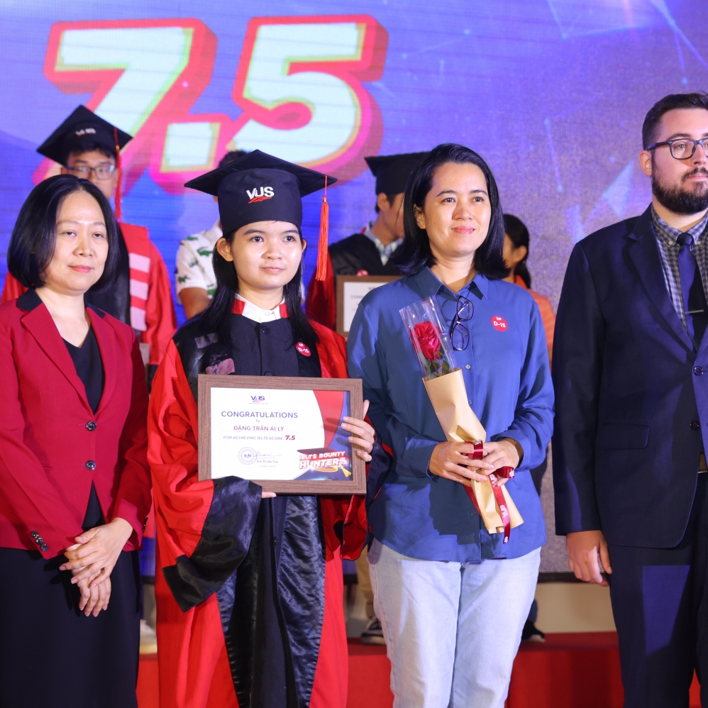 ĐẶNG TRẦN ÁI LY